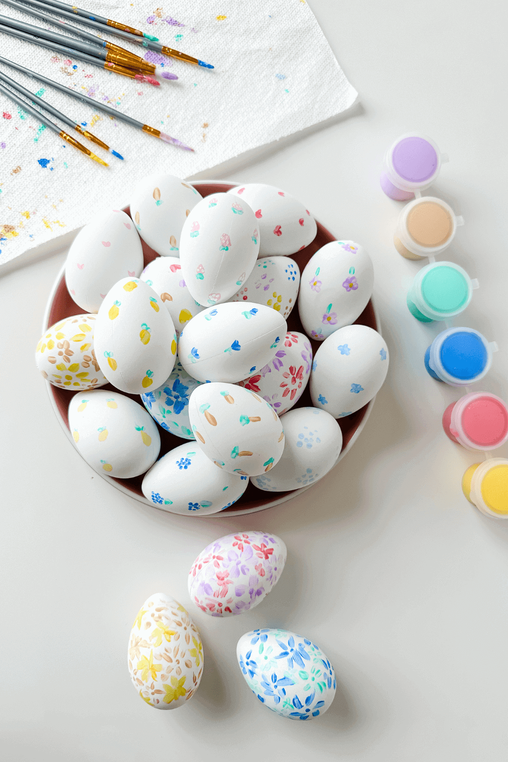 DIY Dainty Painted Easter Eggs - Easy Easter Dollar Store Craft! | Lynn ...