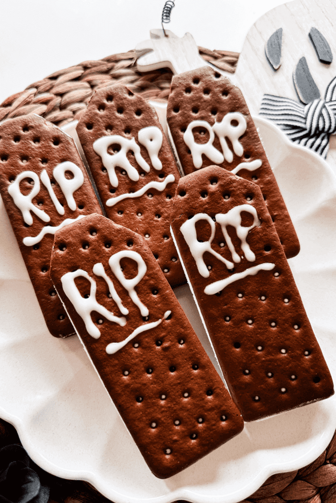 Halloween Ice Cream Sandwich Graves - Lynn Mumbing Mejia - Pin 2